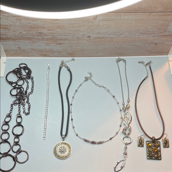 Lia Sophia Jewelry - Lia Sophia 7 piece jewelry jot